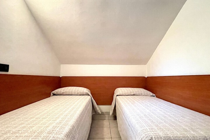 Room 40 of 87