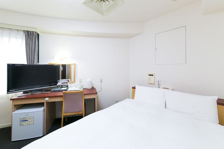 Room 5 of 48
