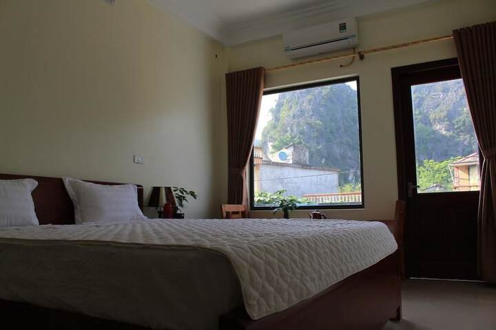 Room 5 of 49