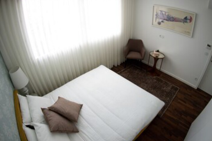 Room 51 of 74