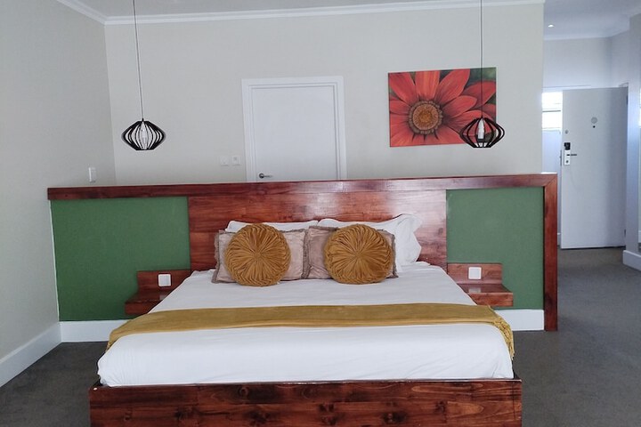 Room 32 of 103