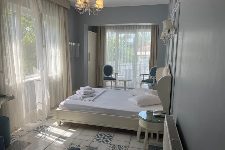 Room 36 of 125