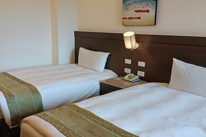 Room 7 of 74
