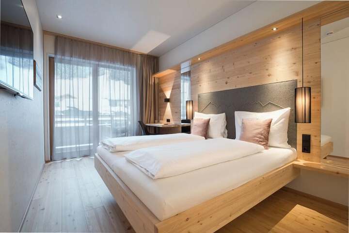 Room 3 of 35