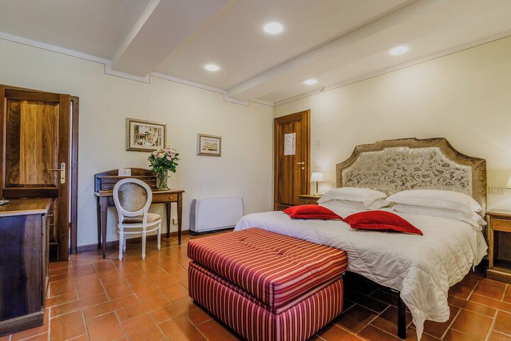 Room 40 of 185