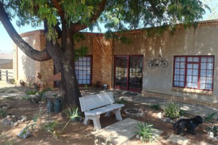 Hotel Exterior 15 of 39