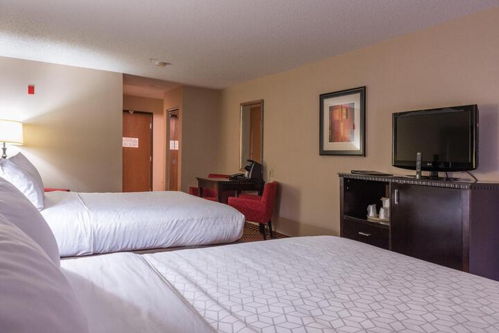 2 Queen Beds (4 of 7)