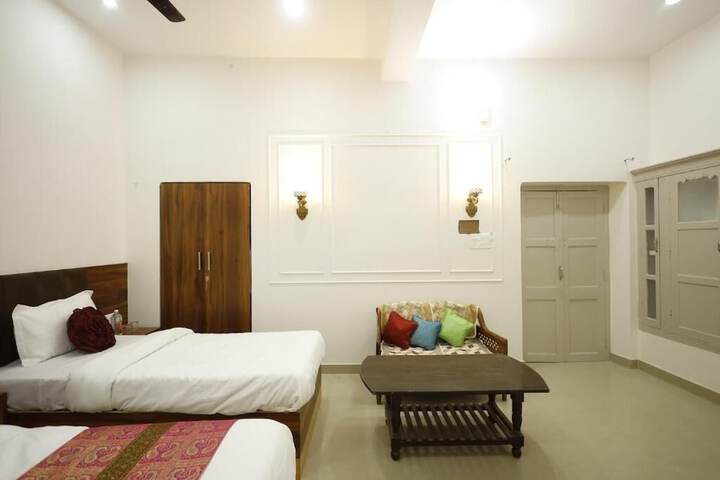 Room 8 of 22