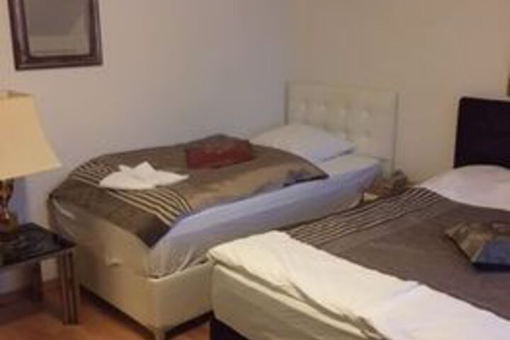 Room 42 of 60