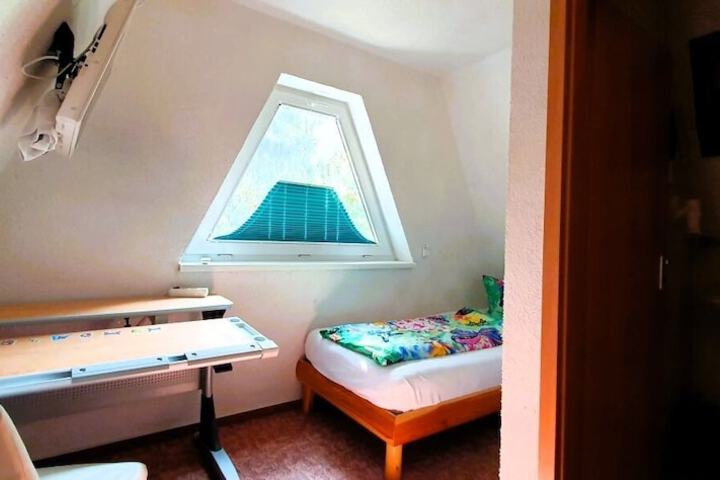 Room 6 of 20