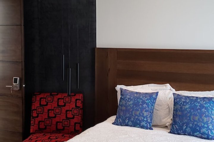 Room 18 of 82