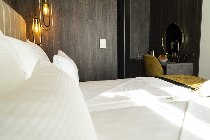 Room 7 of 70