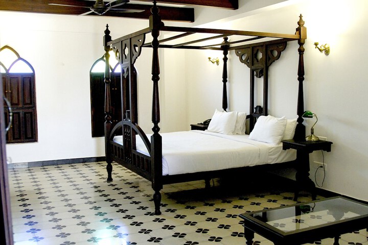Room 9 of 26