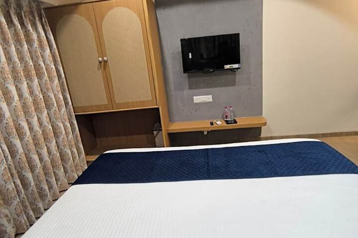 Room 13 of 121