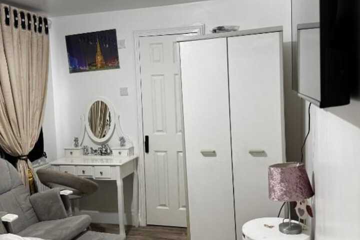 Room 9 of 22