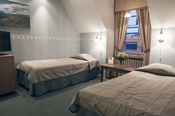 Room 32 of 77