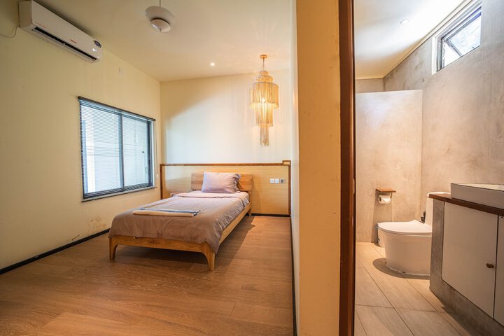Room 28 of 105