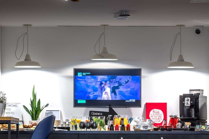 Lounge 117 of 141