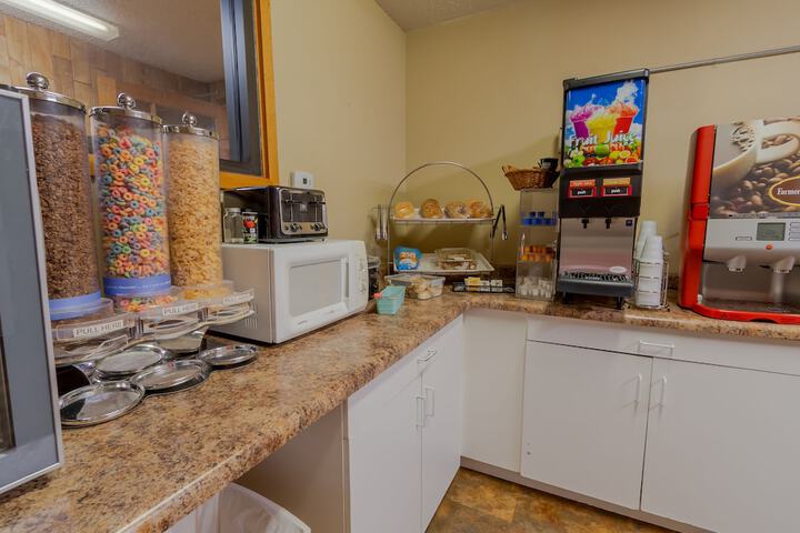 Breakfast area