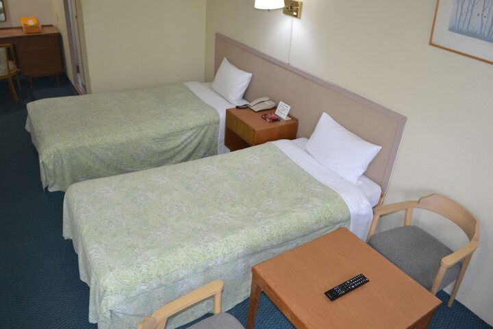 Room 9 of 35