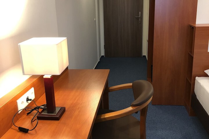 Room 12 of 26