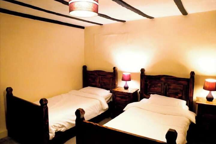Room 7 of 22