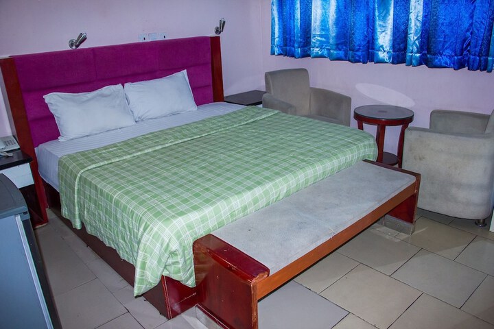 Room 13 of 48