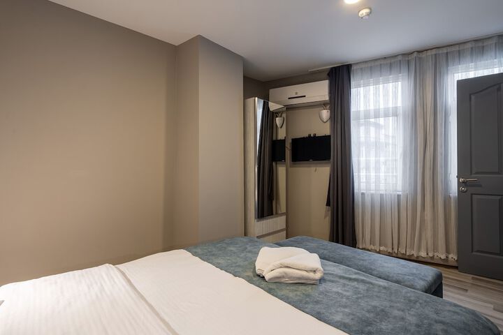 Room 10 of 73