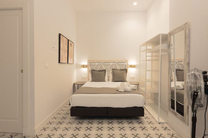 Room 5 of 28