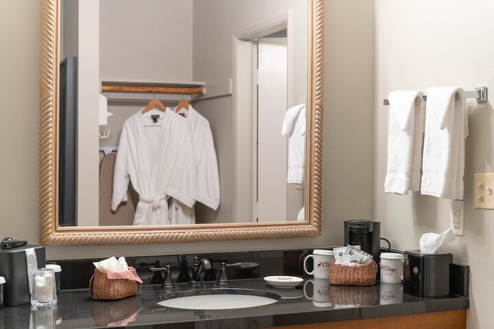 Bathroom sink