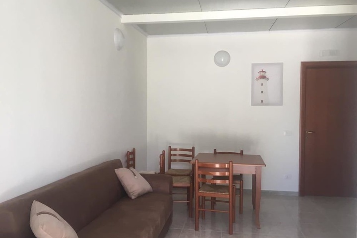 Room 8 of 10