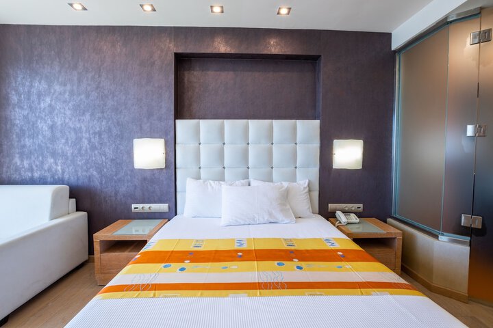Room 30 of 171