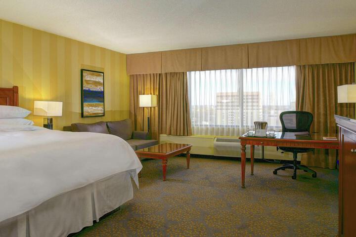 1 King Bed (22 of 36)