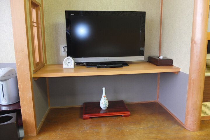 Room 11 of 65