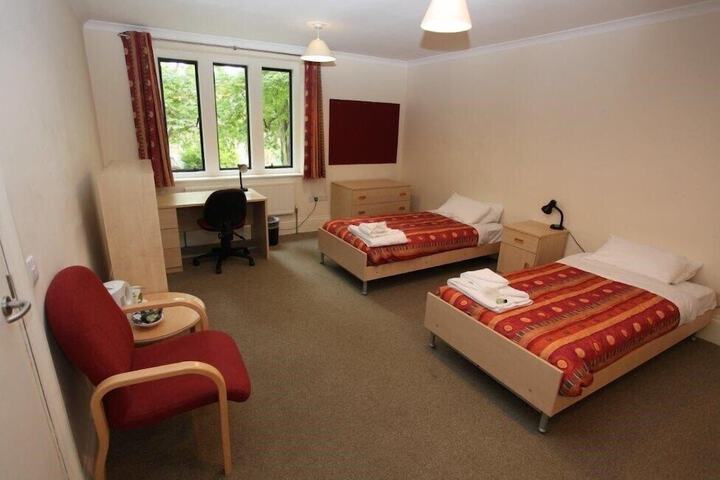 Room 4 of 27