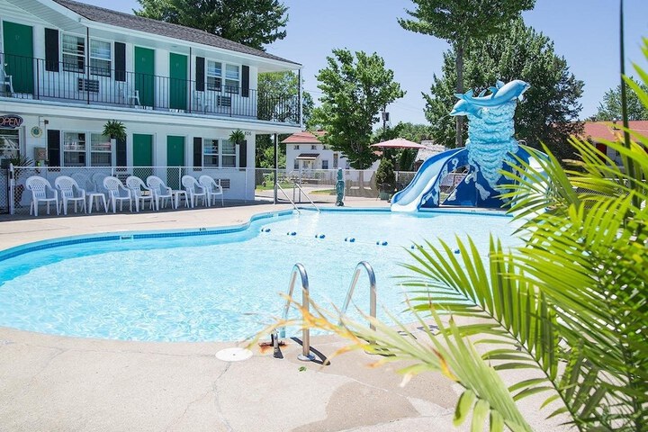 Pool 12 of 31