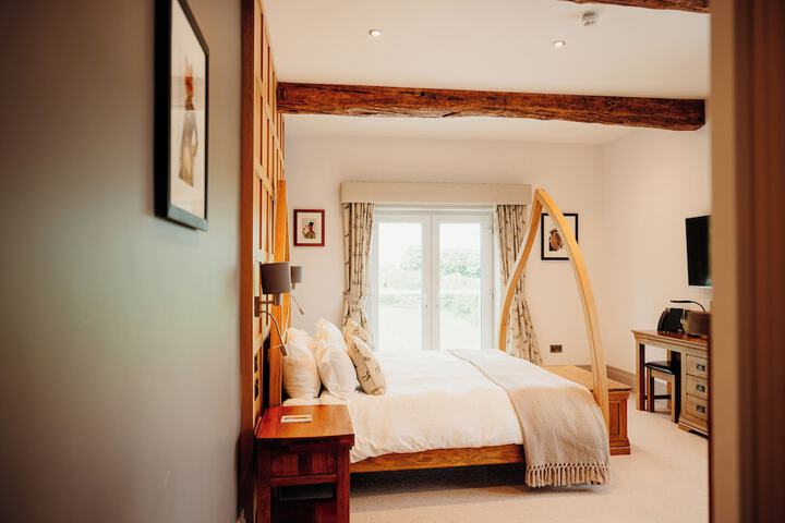 Room 10 of 34