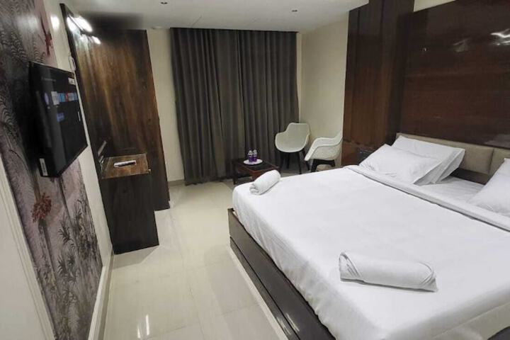 Room 6 of 23