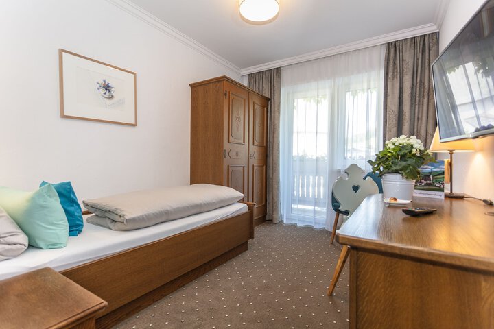 Room 10 of 69