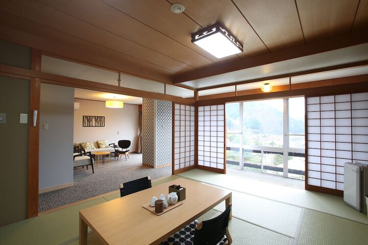 Room 15 of 44