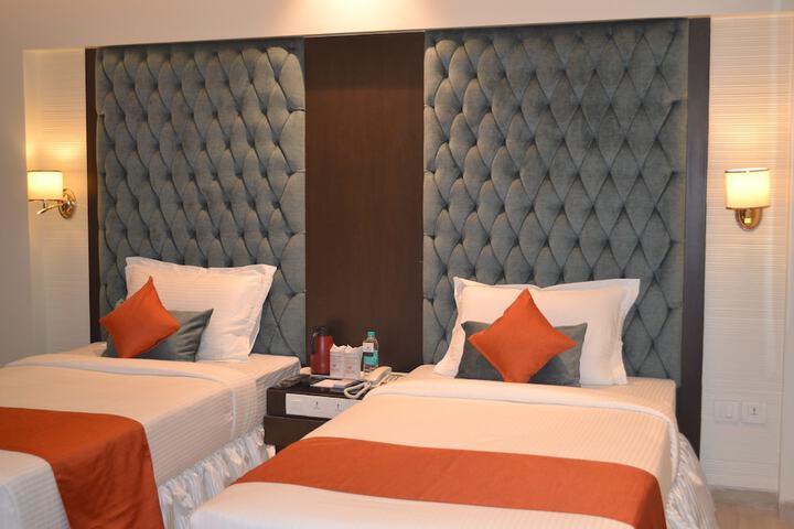 Room 10 of 65