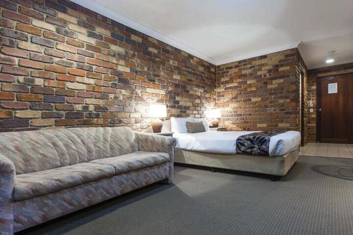 Room 8 of 48