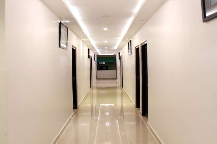 Ballroom/Hall 27 of 30
