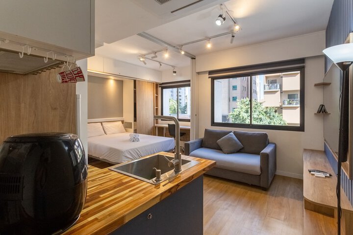 Room 6 of 28