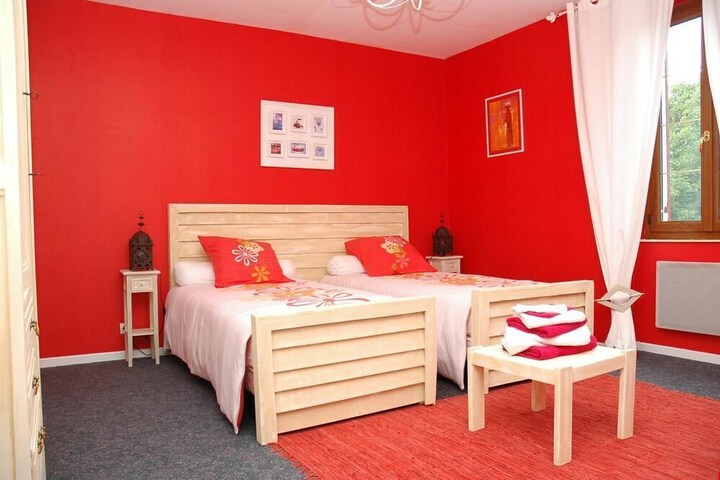 Room 4 of 34