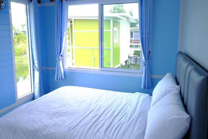 Room 3 of 28