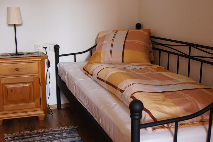 Room 25 of 86