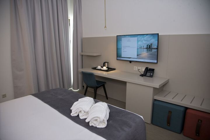 Room 5 of 37