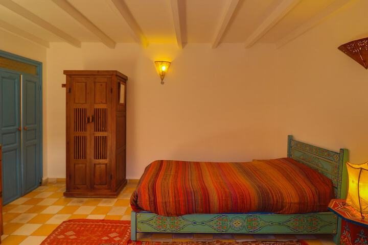 Room 81 of 266