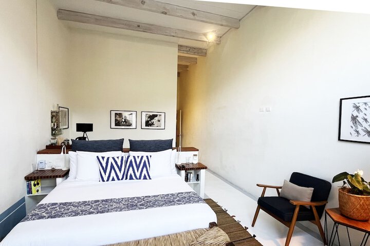 Room 28 of 144
